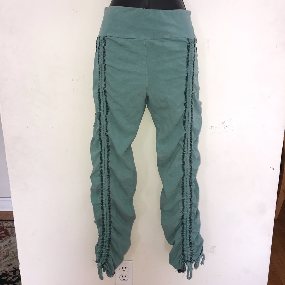 Jayli scrunch yoga pants Capri cinch cotton